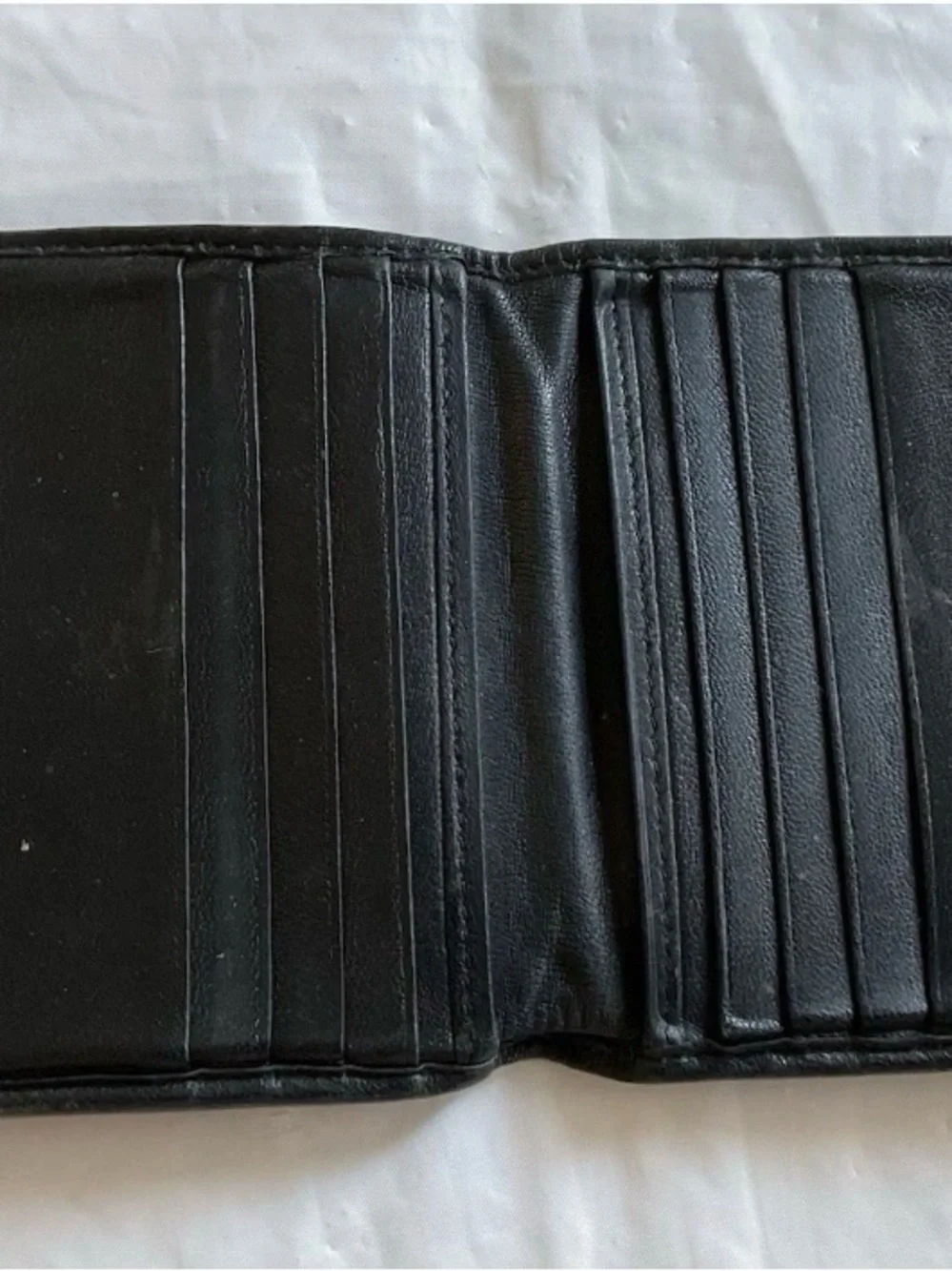 TUMI Men’s Black Leather Bi-fold Slim Wallet